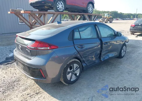 2017 Hyundai Ioniq Hybrid Blue z USA, uszkodzony, nr VIN KMHC65LC1HU022605